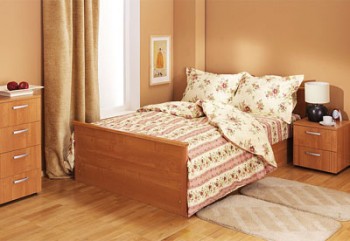 Тахта – альтернативный вариант для маленькой спальни.