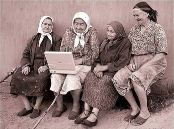 Баба з ноутбуком