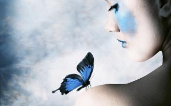 Аналогия синей бабочки