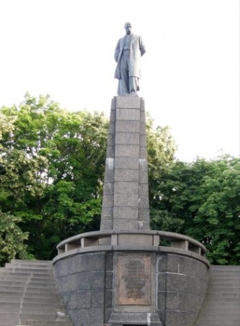 Про заміну пам’ятника на могилі Т. Г. Шевченка