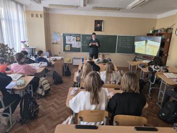 Шістнадцять років і власні уроки: як учень став учителем для сотень дітей